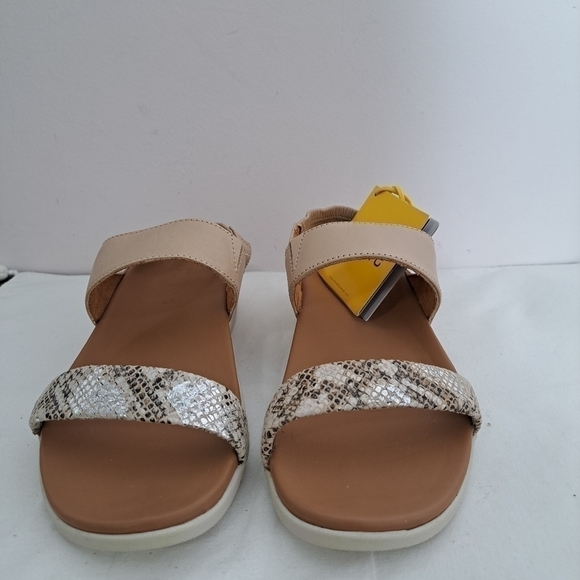 Strive Isla sandal almond snake glamour 8.5 NWT - Picture 5 of 9